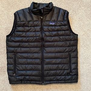 Men’s Patagonia Down Sweater Vest black. Excellent condition.
